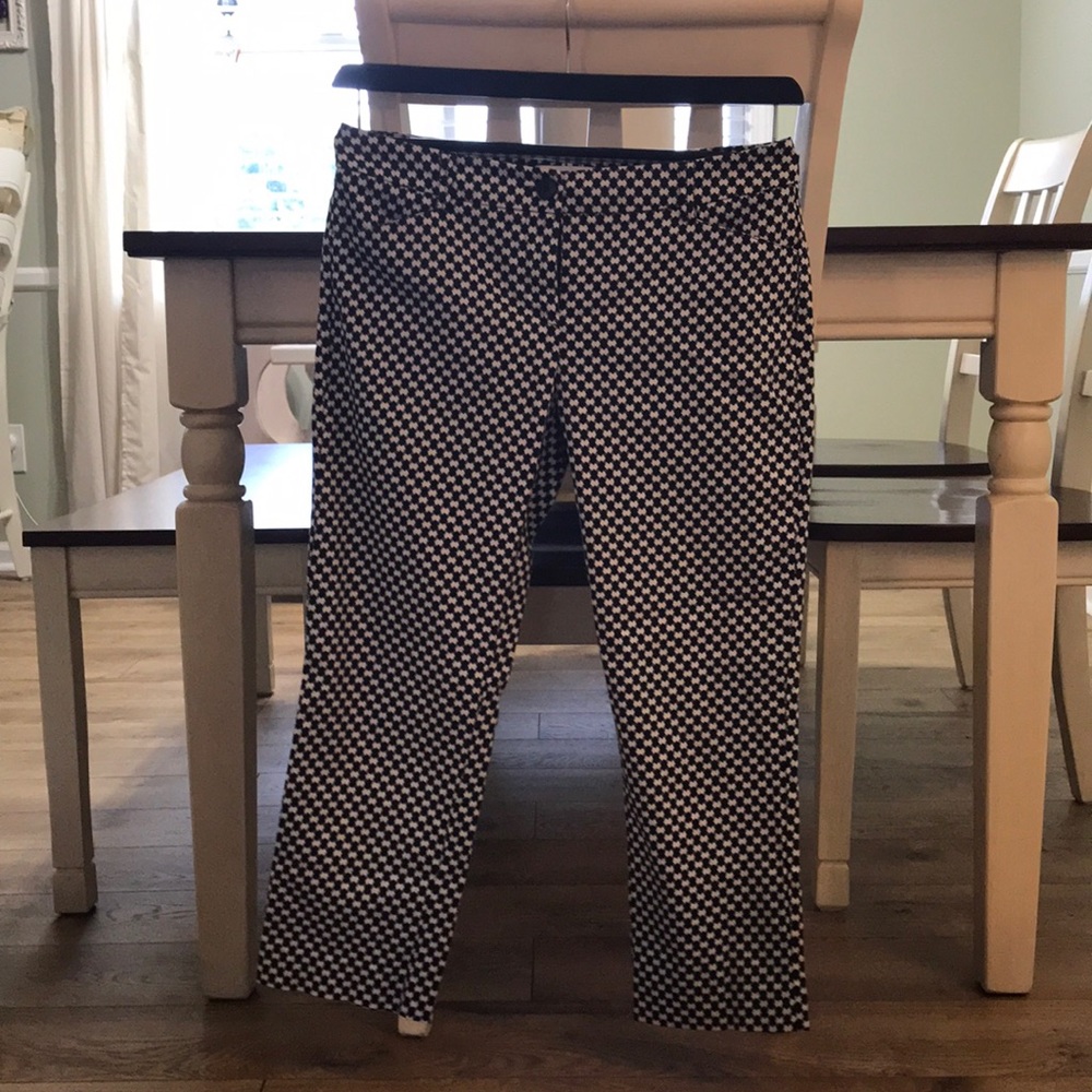 Used New York and Company Capri